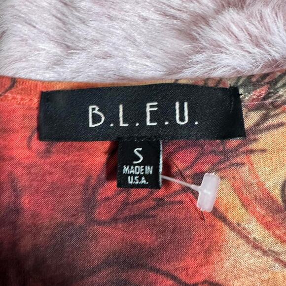 Gorgeous bleu y2k graphic cropped bellsleeve - Picture 8 of 8